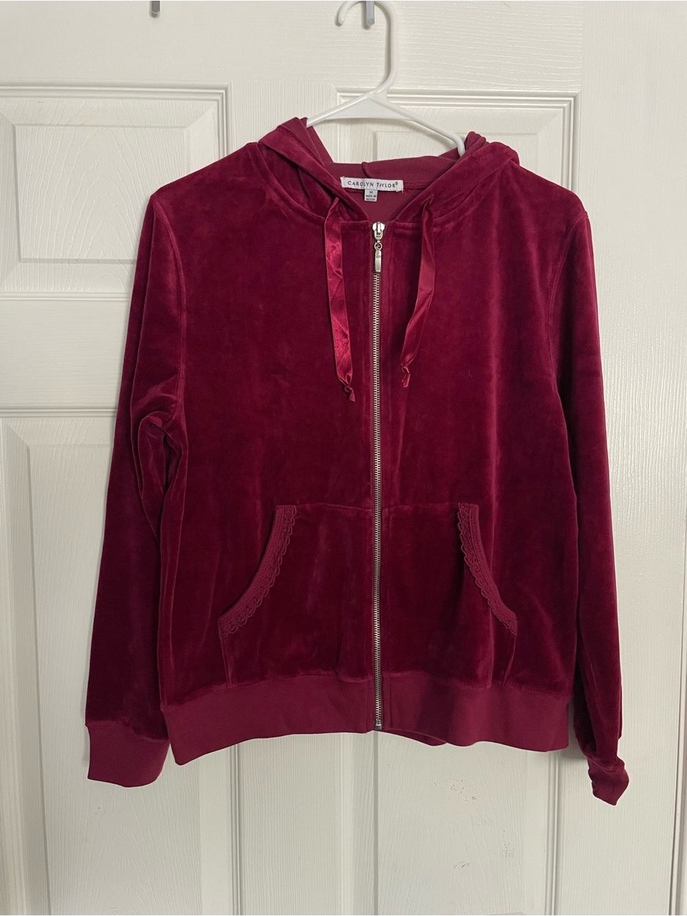 NWT Carolyn Taylor Women’s size Medium Velour Zip Hoodie in Deep Wine with lace